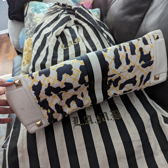 L.A.M.B leather handbag - Picture 2 of 4